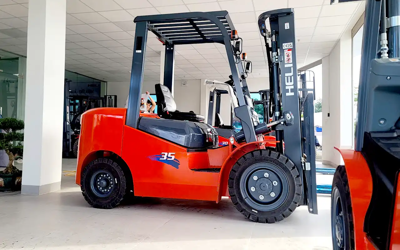 Xe nâng dầu 3.5 Tấn Heli CPCD35